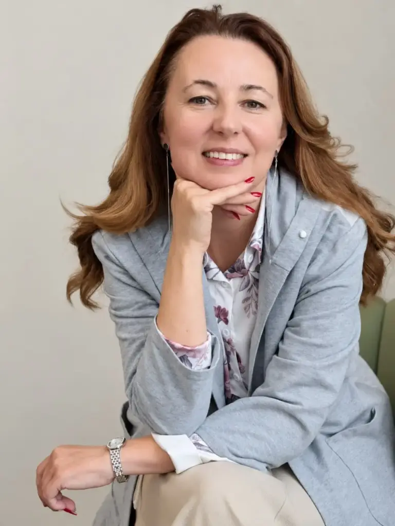 Olena Horbatiuk bei einem persönlichen Beratungsgespräch in Dortmund